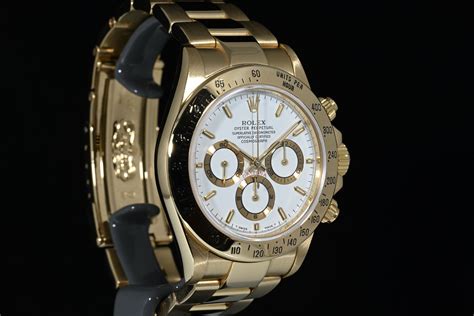 rolex daytona oro giallo polso|Rolex Daytona: Storia e i principali modelli della .